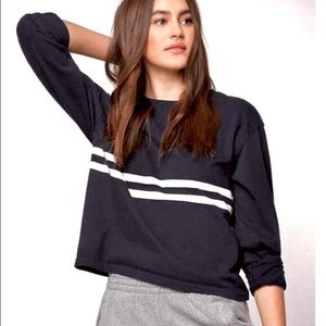 Brandt Melville Navy white striped long sleeve crop top 🦋